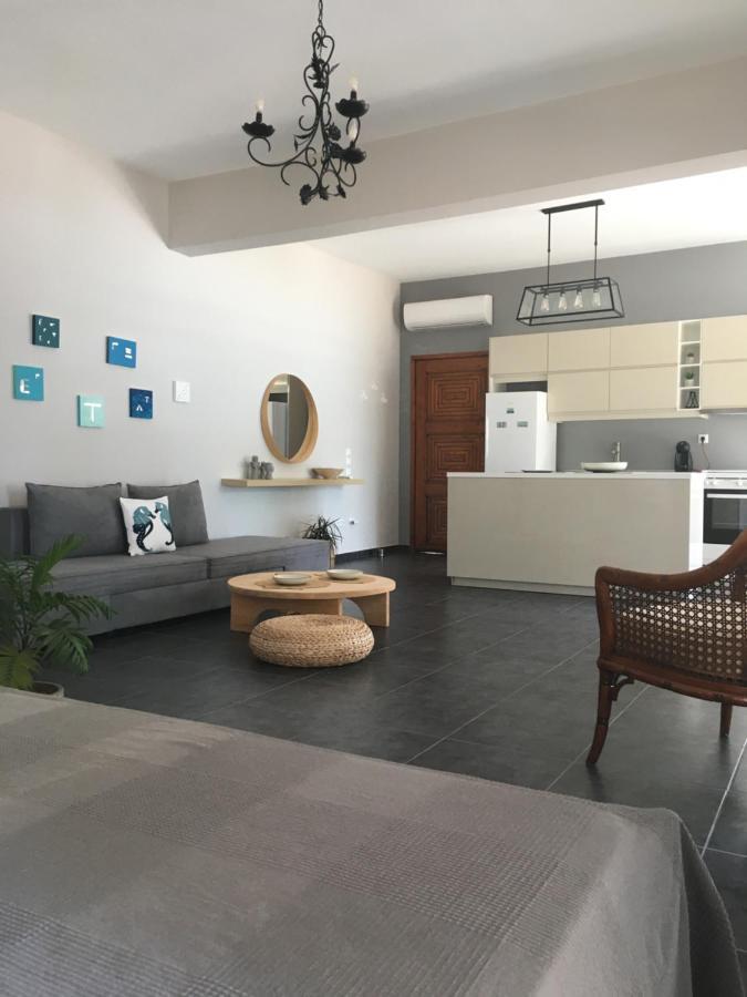 Secret Bay Apartment PalaiónTsiflíkion Екстериор снимка